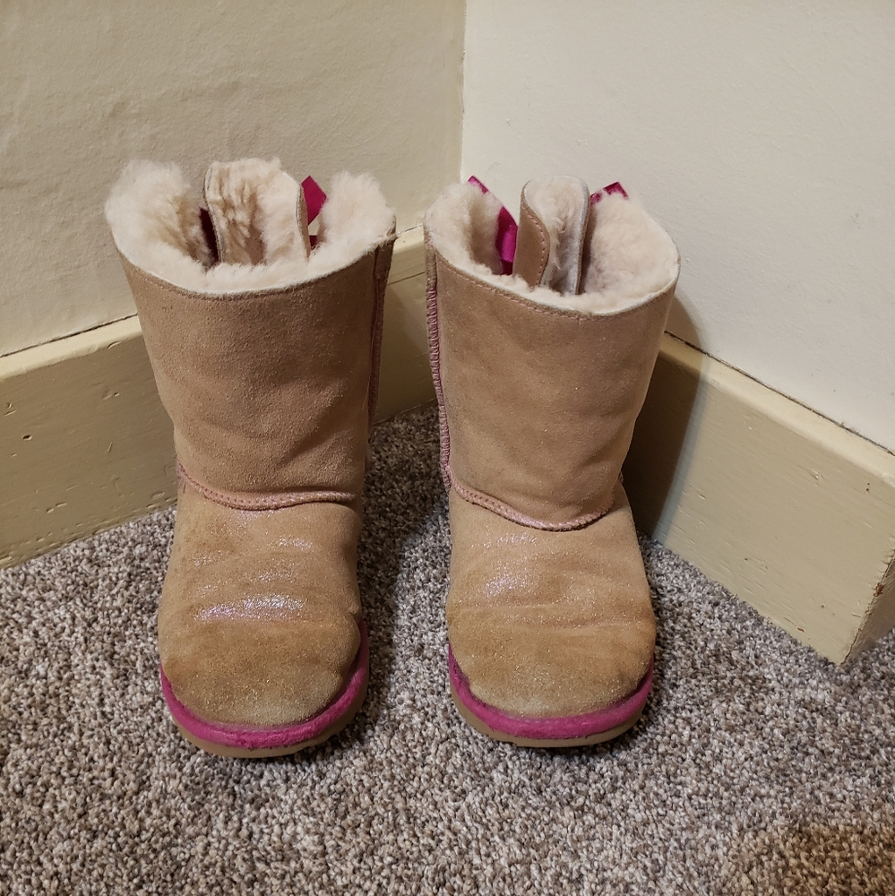 Authentic Ugg brown & pink shimmer Bailey Bow boots size 4 in good condition
